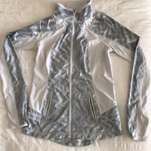 Lululemon windbreaker size 4